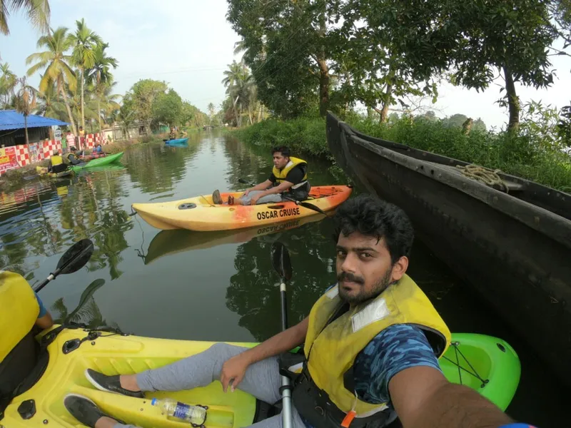 Alappuzha Houseboats: Navigating Post-Pandemic Tourism with Digital Bookings